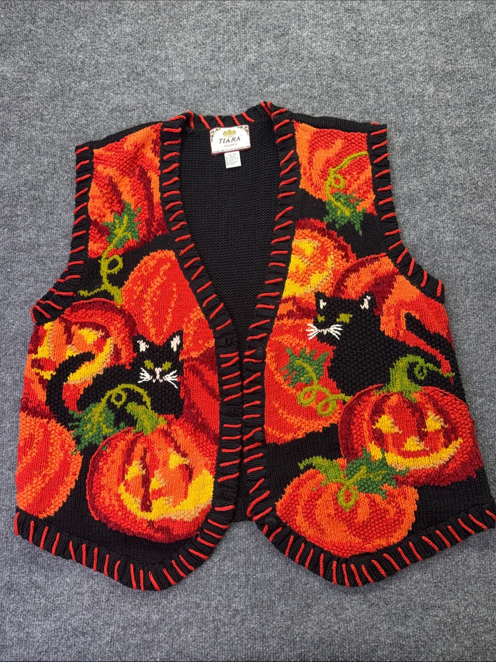 Tiara Black Vintage, Orange & Green Halloween Pumpkin Cat Knit Vest